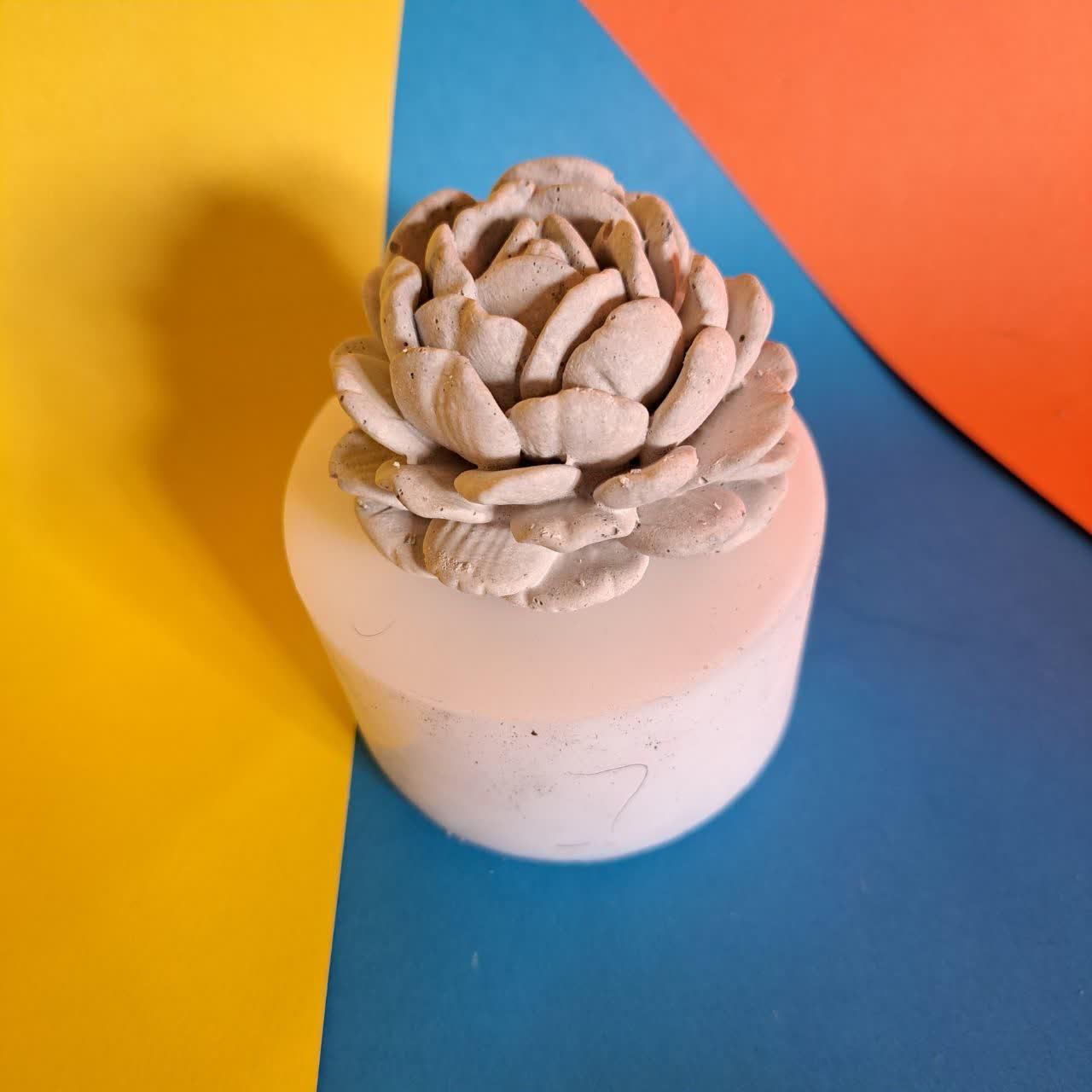 قالب سیلیکونی گل داوودی مخصوص شمع و رزین