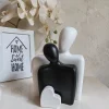 مجسمه آغوش ۲۱ سانتی